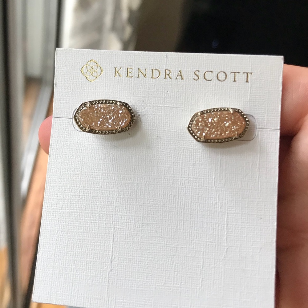 Ellie Gold Stud Earrings In sand Drusy